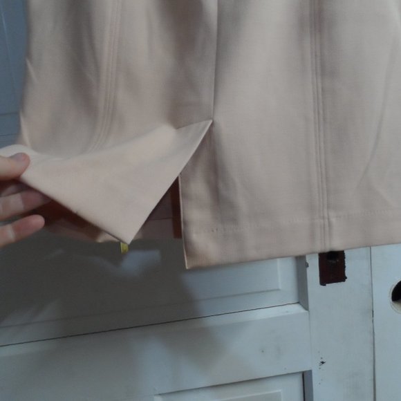 Peach Banana Republic Mini Skirt - Size 4 - Picture 4 of 7